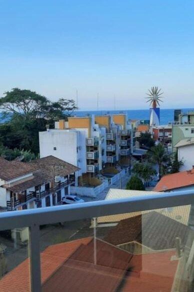 302- Com Piscina Em Bombinhas